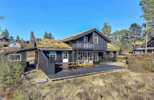 Tjaldal House | 10 person holiday home in ÅSERAL