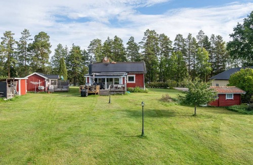 Katrineholm Other | 100 m² Accommodation ∙ 4 bedrooms ∙ 8 guests