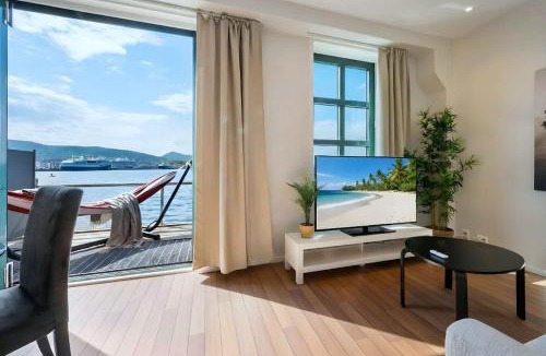 Sandviken Apartment | 107SB10 - 2BR Balcony