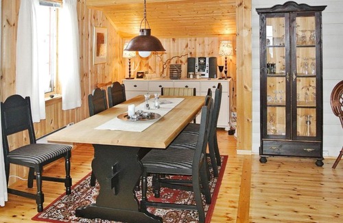 Vinje House | 11 person holiday home in Edland