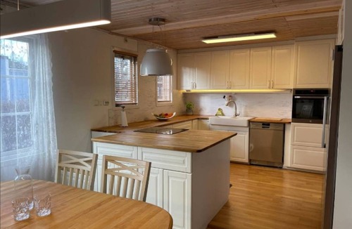 Vallentuna House | 115 m² House ∙ 4 bedrooms ∙ 2 guests