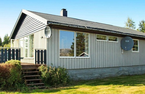 Kvenvær House | 12 person holiday home in Kvenvær