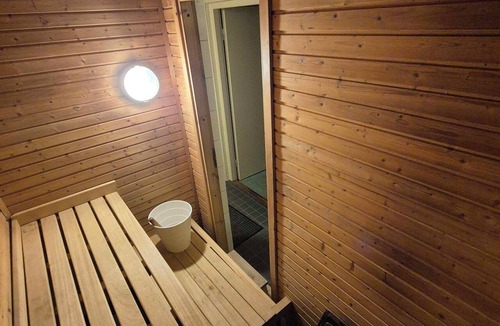 Pitea Apartment | 124 m² guest apartment in a central location with a sauna and private entrance