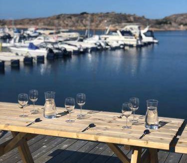 Kungshamn Apartment | 140 m² Apartment ∙ 3 bedrooms ∙ 8 guests