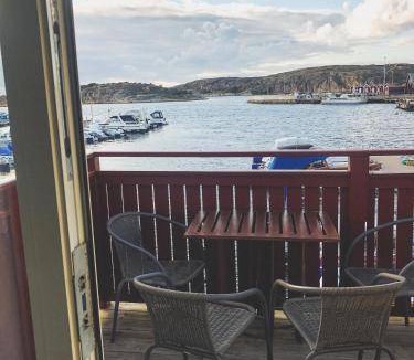 Kungshamn Apartment | 140 m² Apartment ∙ 3 bedrooms ∙ 8 guests