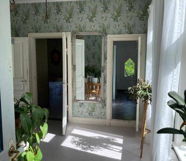Varnhem Bed & Breakfast | 16 m² Bed and breakfast ∙ 2 guests