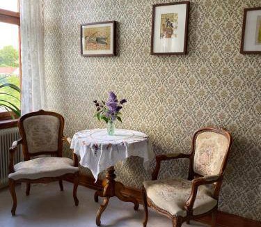 Varnhem Bed & Breakfast | 16 m² Bed and breakfast ∙ 2 guests