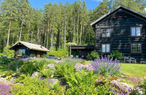 Bygland House | 17Th-Century Cabin With Garden By Byglandsfjord