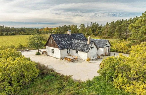 Larbro House | 1800s limestone farmhouse on Gotland's Hangvar