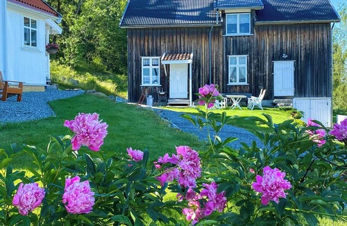 Ovre Eiker House | 1840s smallholding with farmyard calm