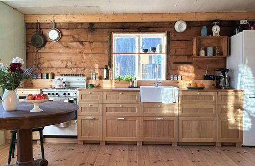 Salangen House | 1860 smallholding with fjord view near Sjøvegan