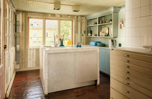 Lonsboda Apartment | 1899 loft in creative Gylsboda
