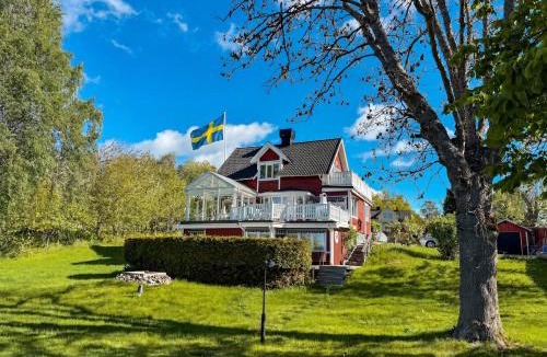 Tynningo Villa | 1909 archipelago villa - beach, jetty & sauna
