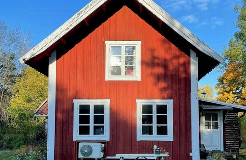 Hogsby House | 19th-century farm with private lake in Småland