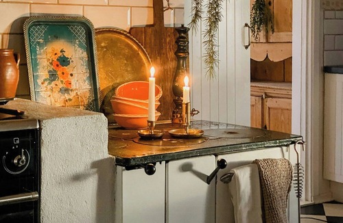 Sandared House | 19th century house with antiques in rural setting