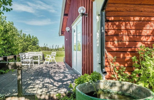 Osthammar House | 19th-century log cabin on a large rural plot