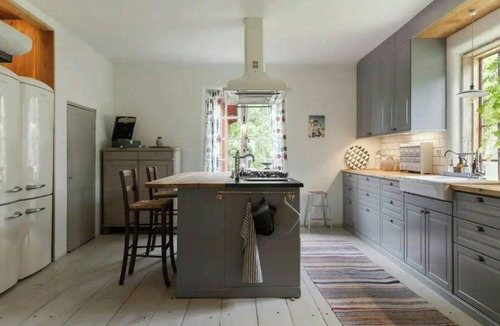 Atvidaberg House | 19th-century workers' cottage with copper bath