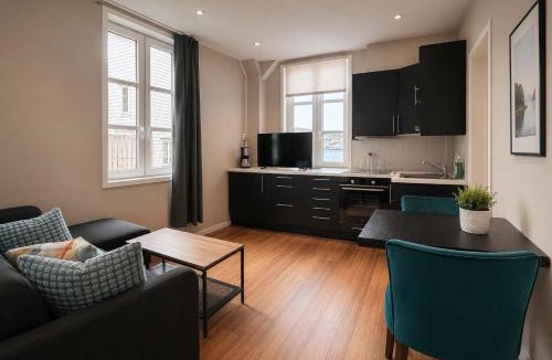 Sandviken Apartment | 1BR Couples apartment with ocean neighbour - SB9-101