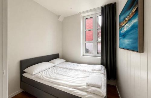 Sandviken Apartment | 1BR Couples apartment with ocean neighbour - SB9-101