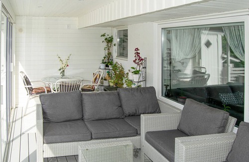 Skarholmen House | 2 bedroom amazing home in Skärholmen