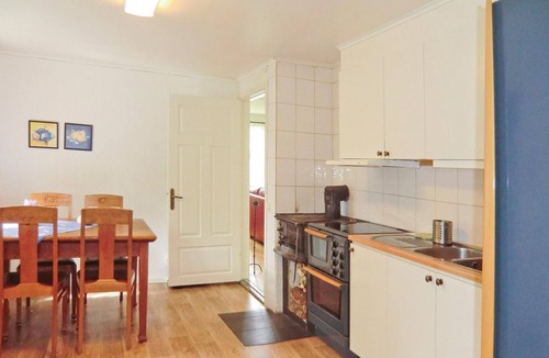 Asarum House | 2 bedroom amazing home in Asarum