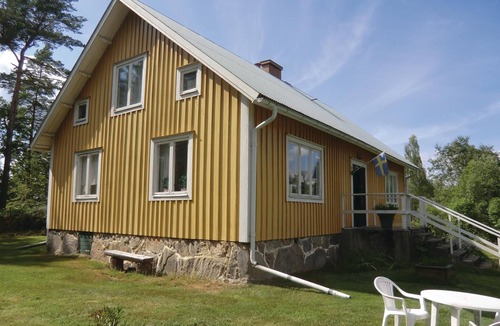 Asarum House | 2 bedroom amazing home in Asarum