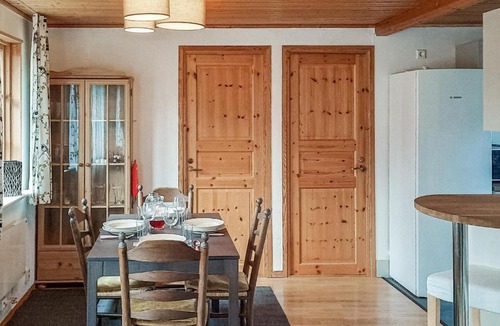 Roke House | 2 Bedroom Awesome Home In Röke