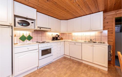 Gloppen House | 2 Bedroom Awesome Home In Sandane