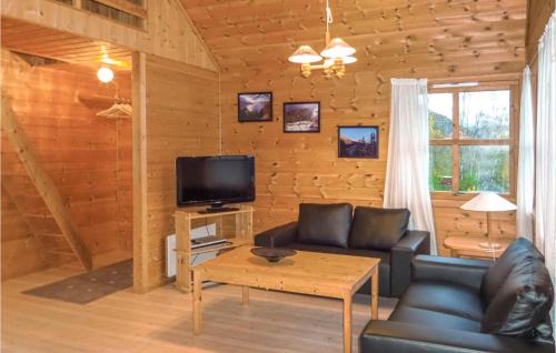Vallavik House | 2 Bedroom Beach Front Home In Vallavik