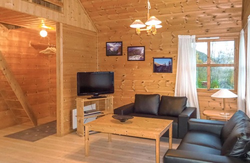 Vallavik House | 2 bedroom beach front home in Vallavik