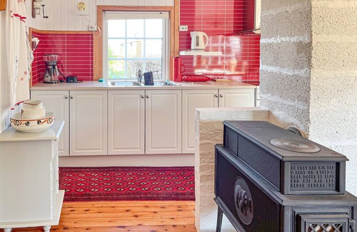 Indre Nærøy House | 2 bedroom beautiful home in Indre Nerøy