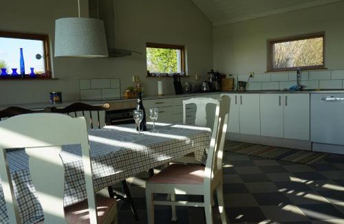 Glemminge House | 2 Bedroom Cottage With Spa Accommodations