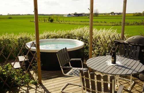 Glemminge House | 2 Bedroom Cottage With Spa Accommodations