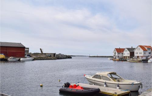 Saeveland Apartment | 2 Bedroom Cozy Apartment In Sævelandsvik