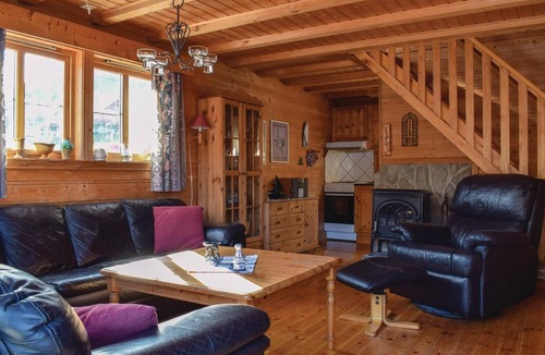 Vindafjord House | 2 bedroom gorgeous home in ølensvåg