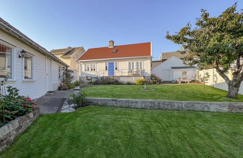 Borhaug House | 2 bedroom lovely home in Borhaug