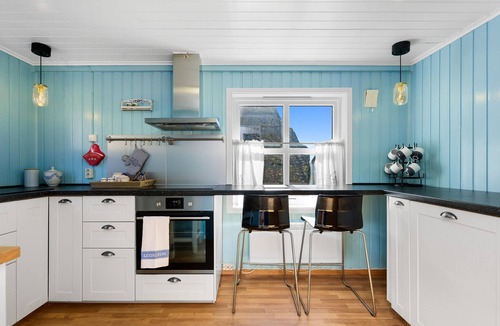 Tælavag House | 2 bedroom lovely home in Telavåg