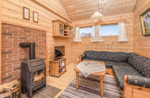 Fjaerland House | 2 Bedroom Lovely Home In Fjærland