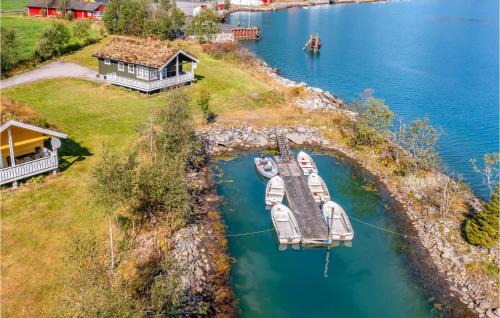 Fjaerland House | 2 Bedroom Lovely Home In Fjærland