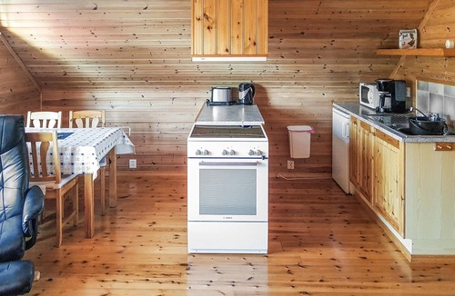 Lykling House | 2 bedroom stunning home in Finnås