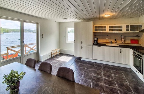 Lysekloster House | 2 bedroom stunning home in Lepsøy