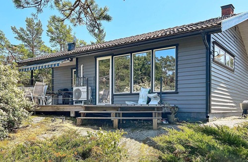 Skalsmara House | 2 person holiday home in INGARÖ
