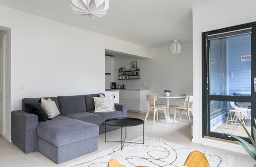 Kluuvi Apartment | 2ndhomes Cozy 60m2 1BR home with Balcony by Central Station