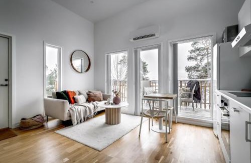 Upplands-Bro Municipality Apartment | 2x Lake House's-Hot Tub-Stunning View-Private Pier
