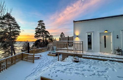 Upplands-Bro Municipality Apartment | 2x Lake House's-Hot Tub-Stunning View-Private Pier