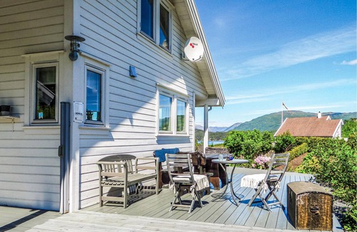 Skanevik House | 3 bedroom accommodation in Skånevik