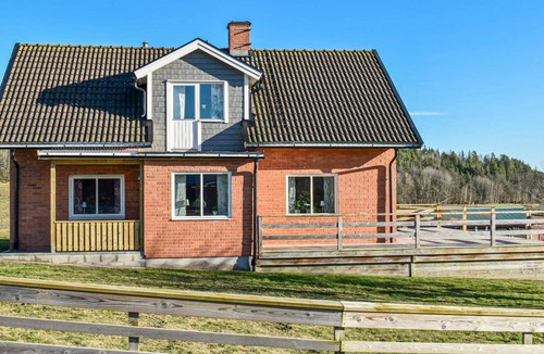 Hultsfred House | 3 bedroom accommodation in Vena