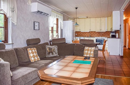 Borrby House | 3 Bedroom Amazing Home In Borrby
