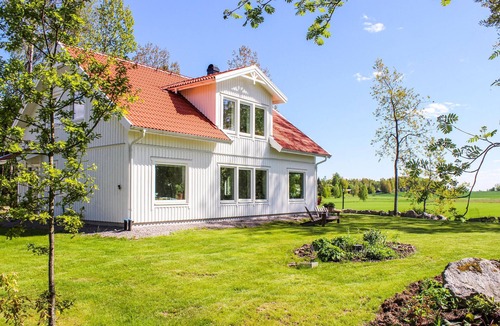 Orebro County House | 3 bedroom awesome home in örebro