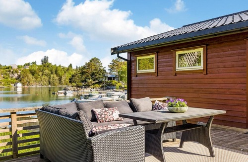 Sveio House | 3 bedroom awesome home in Sveio